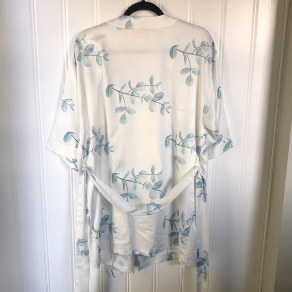 Birdy Grey Robe - Picture 6 of 6